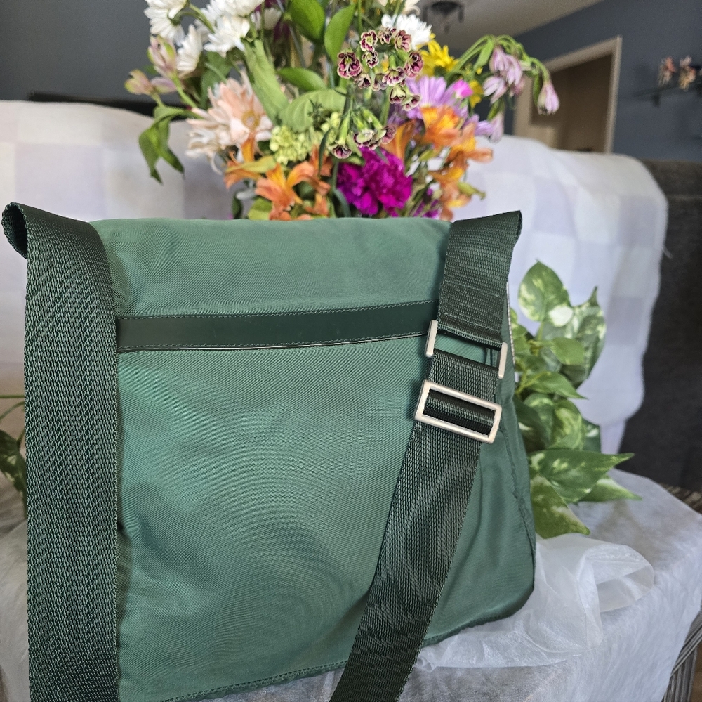 Authentic Prada Forest Green Messenger Bag - Picture 6 of 15